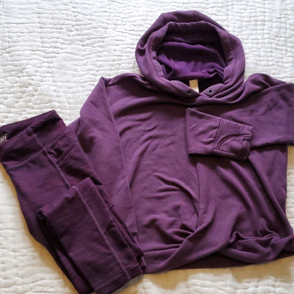 Girls hoodie and leggings